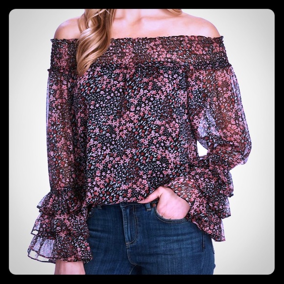 CeCe Tops - 🆕 CeCe by Cynthia Steffens Blouse